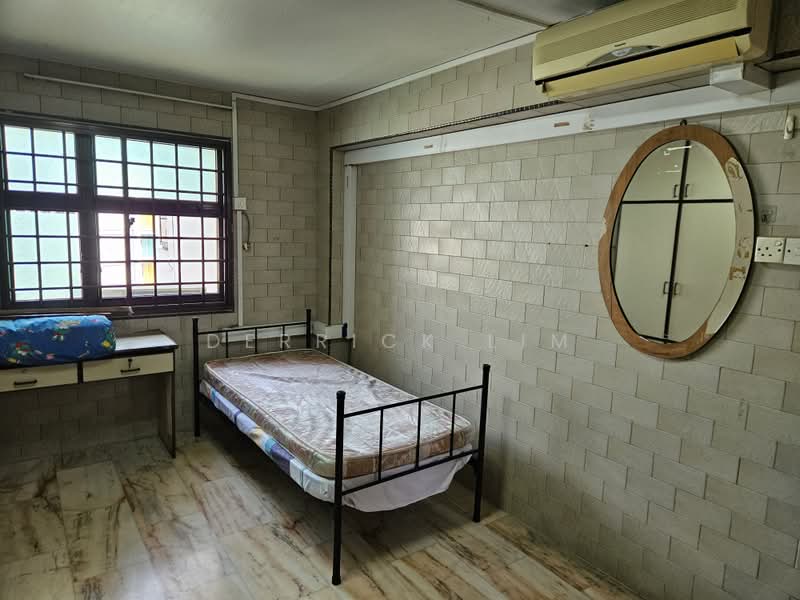 51 Lorong 6 Toa Payoh, 51 Lorong 6 Toa Payoh, 2 Bedrooms, 678 sqft, HDB Flat For Sale, by Derrick Lim, 500232321 - Bedroom - PropertyGuru.com.sg