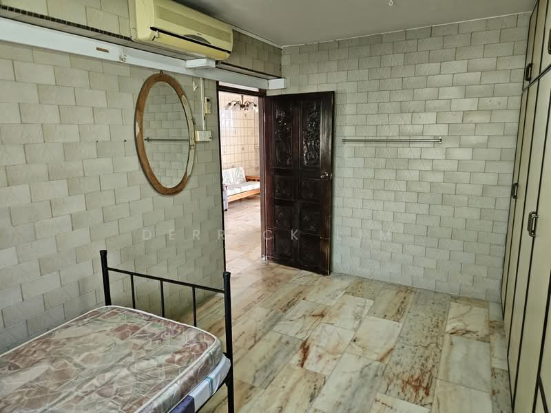51 Lorong 6 Toa Payoh, 51 Lorong 6 Toa Payoh, 2 Bedrooms, 678 sqft, HDB Flat For Sale, by Derrick Lim, 500232321 - Bedroom - PropertyGuru.com.sg