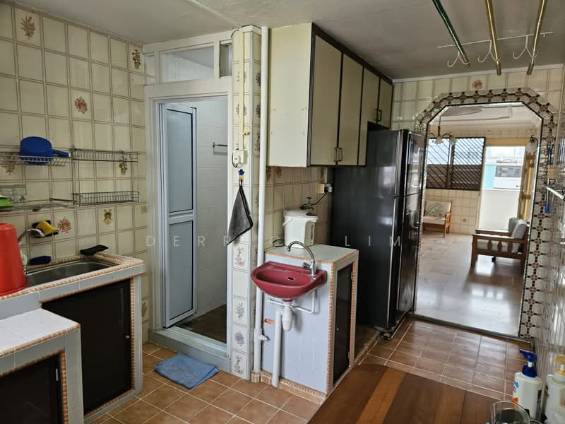 51 Lorong 6 Toa Payoh, 51 Lorong 6 Toa Payoh, 2 Bedrooms, 678 sqft, HDB Flat For Sale, by Derrick Lim, 500232321 - Kitchen - PropertyGuru.com.sg