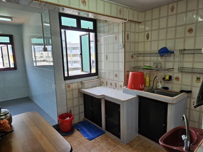 51 Lorong 6 Toa Payoh, 51 Lorong 6 Toa Payoh, 2 Bedrooms, 678 sqft, HDB Flat For Sale, by Derrick Lim, 500232321 - Kitchen - PropertyGuru.com.sg