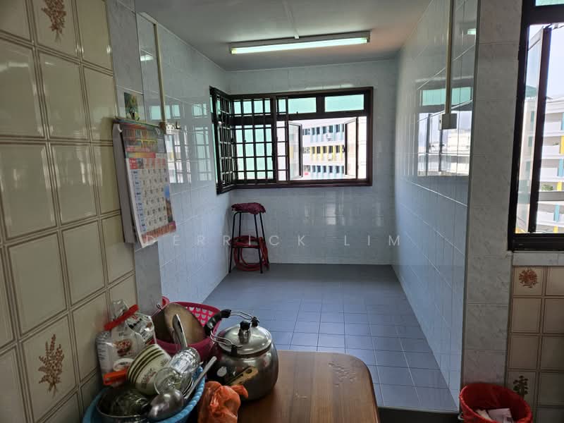 51 Lorong 6 Toa Payoh, 51 Lorong 6 Toa Payoh, 2 Bedrooms, 678 sqft, HDB Flat For Sale, by Derrick Lim, 500232321 - Kitchen - PropertyGuru.com.sg