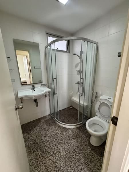Kerrisdale, 30 Sturdee Road, Room Rental, 80 sqft, Apartment For Rent, by BUNNY, 500232324 - Bathroom - PropertyGuru.com.sg