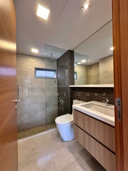 Woodhaven, 71 Woodgrove Avenue, 3 Bedrooms, 1,173 sqft, Condominium For Sale, by Perline Chua, 500232332 - Bathroom - PropertyGuru.com.sg