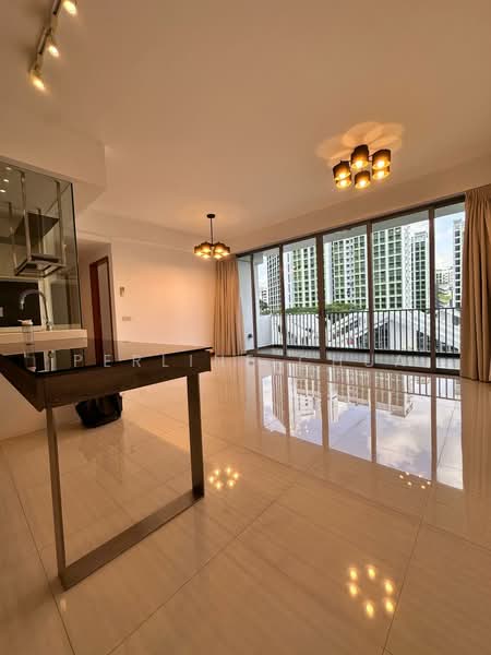 Woodhaven, 71 Woodgrove Avenue, 3 Bedrooms, 1,173 sqft, Condominium For Sale, by Perline Chua, 500232332 - Living Room - PropertyGuru.com.sg