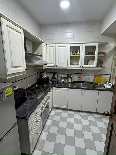 Changi Green, 712 Upper Changi Road East, Room Rental, 120 sqft, Condominium For Rent, by Chris Lim, 500232333 - Kitchen - PropertyGuru.com.sg
