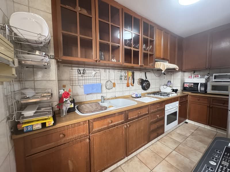 Springvale, 907 East Coast Road, 2 Bedrooms, 980 sqft, Apartment For Sale, by Chris Soo, 500232334 - Kitchen - PropertyGuru.com.sg