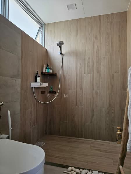 Neptune Court, 1 Marine Vista, 3 Bedrooms, 1,636 sqft, Apartment For Sale, by SCM ., 500232346 - Bathroom - PropertyGuru.com.sg