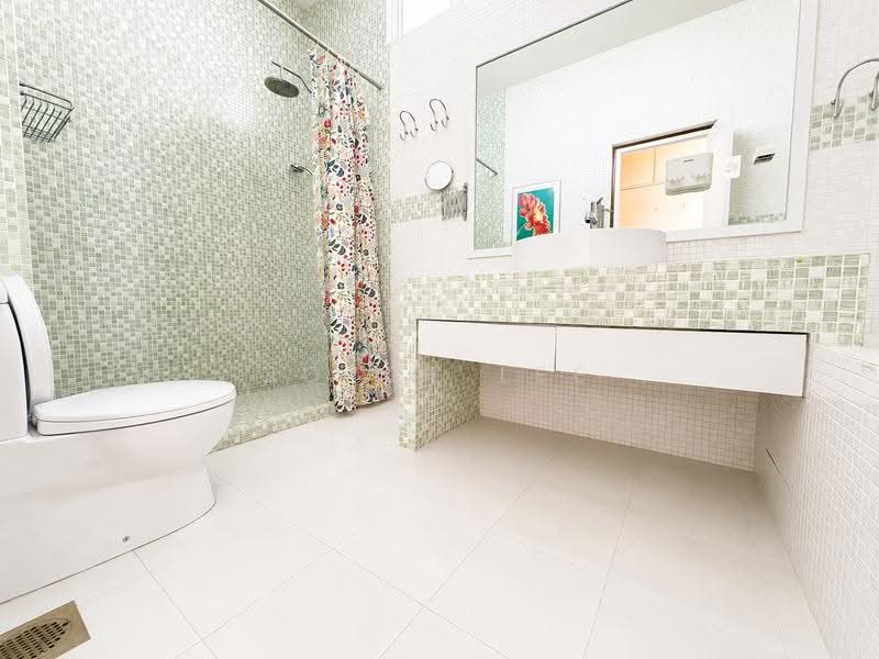 52 Jalan Pergam, Bedok / Upper East Coast, Room Rental, 400 sqft, Terraced House For Rent, by Joyce Lee, 500232364 - Bathroom - PropertyGuru.com.sg