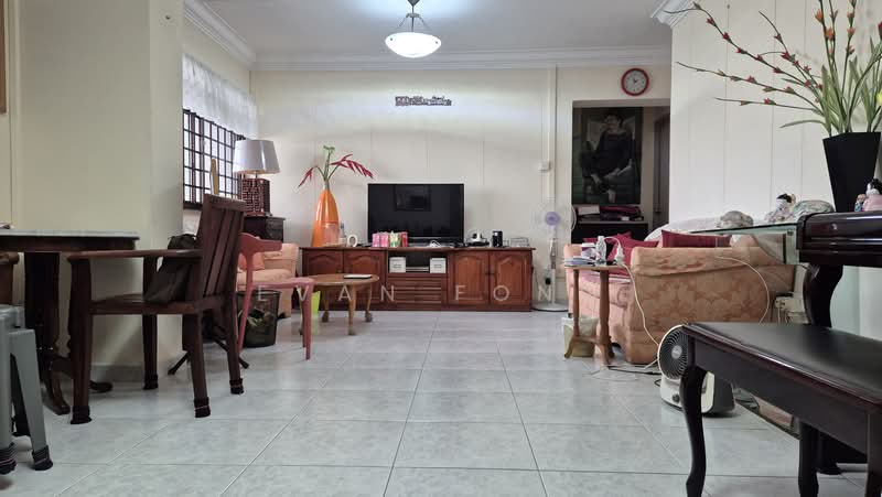 329 Sembawang Close, 329 Sembawang Close, 3 Bedrooms, 1,087 sqft, HDB Flat For Sale, by Evan Fong, 500232365 - Living Room - PropertyGuru.com.sg