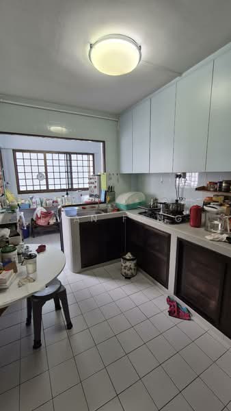 329 Sembawang Close, 329 Sembawang Close, 3 Bedrooms, 1,087 sqft, HDB Flat For Sale, by Evan Fong, 500232365 - Kitchen - PropertyGuru.com.sg