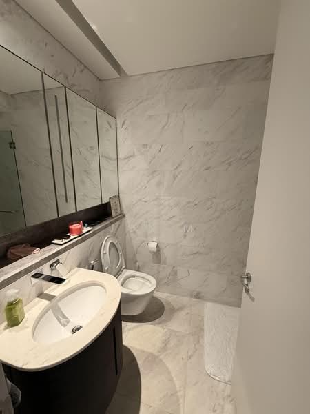 DUO Residences, 1 Fraser Street, 2 Bedrooms, 1,023 sqft, Apartment For Rent, by Jon M, 500232368 - Bathroom - PropertyGuru.com.sg