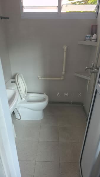 348 Clementi Avenue 5, 348 Clementi Avenue 5, Room Rental, 110 sqft, HDB Flat For Rent, by Mirza Amir, 500232372 - Bathroom - PropertyGuru.com.sg
