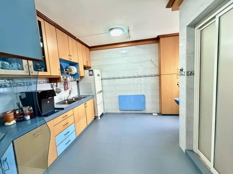 144 Tampines Street 12, 144 Tampines Street 12, 3 Bedrooms, 1,119 sqft, HDB Flat For Sale, by Eric Ee, 500232375 - Kitchen - PropertyGuru.com.sg