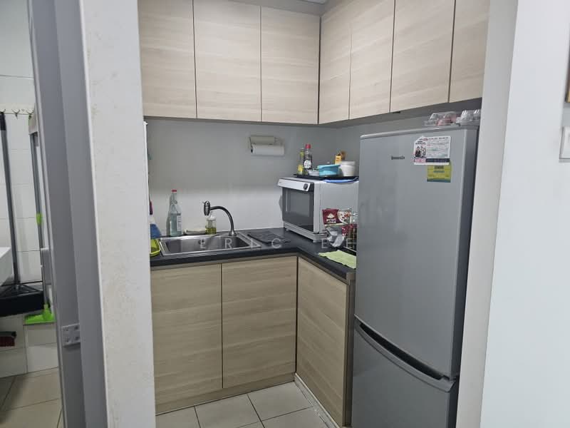 Wcega Tower, 21 Bukit Batok Crescent, 969 sqft, Light Industrial (B1) For Sale, by Eric Ee, 500232392 - Kitchen - CommercialGuru.com.sg