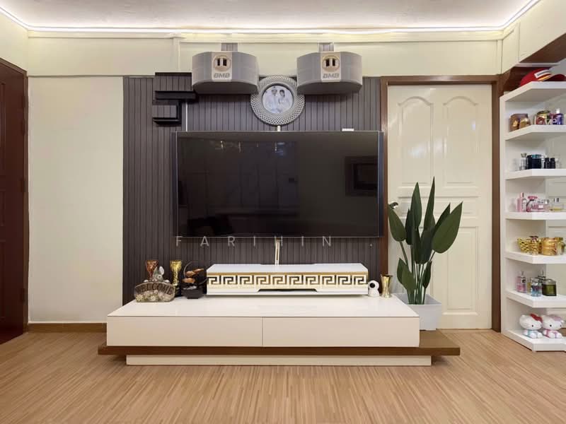 208 Boon Lay Place, 208 Boon Lay Place, 2 Bedrooms, 699 sqft, HDB Flat For Sale, by Farihin ., 500232397 - Living Room - PropertyGuru.com.sg