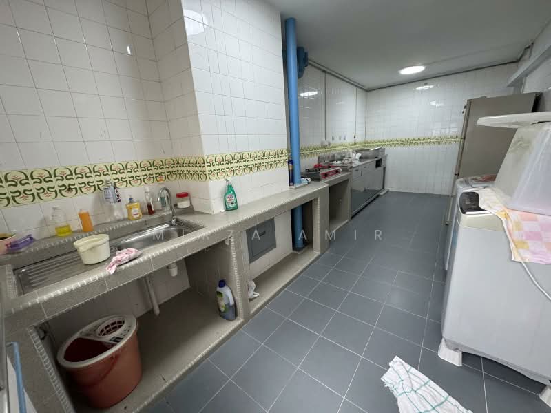 414 Pasir Ris Drive 6, 414 Pasir Ris Drive 6, 3 Bedrooms, 1,194 sqft, HDB Flat For Rent, by Mirza Amir, 500232420 - Kitchen - PropertyGuru.com.sg