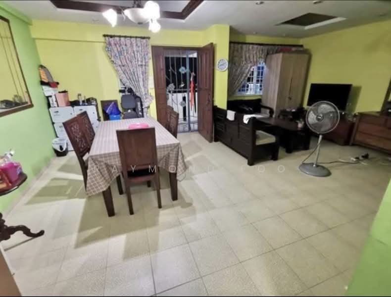 649 Woodlands Ring Road, 649 Woodlands Ring Road, 3 Bedrooms, 1,076 sqft, HDB Flat For Sale, by Raymond Foo, 500232435 - Living Room - PropertyGuru.com.sg