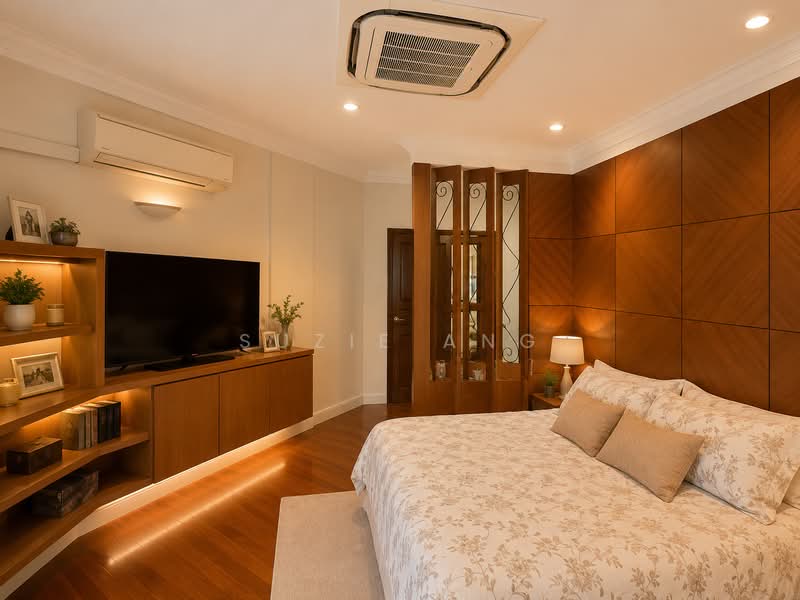 CHEAP! New List! Corner Terrace @ Serangoon Gardens Estate, , 6 Bedrooms, 4,000 sqft, Corner Terrace For Sale, by Suzie Ang, 500232437 - Bedroom - PropertyGuru.com.sg