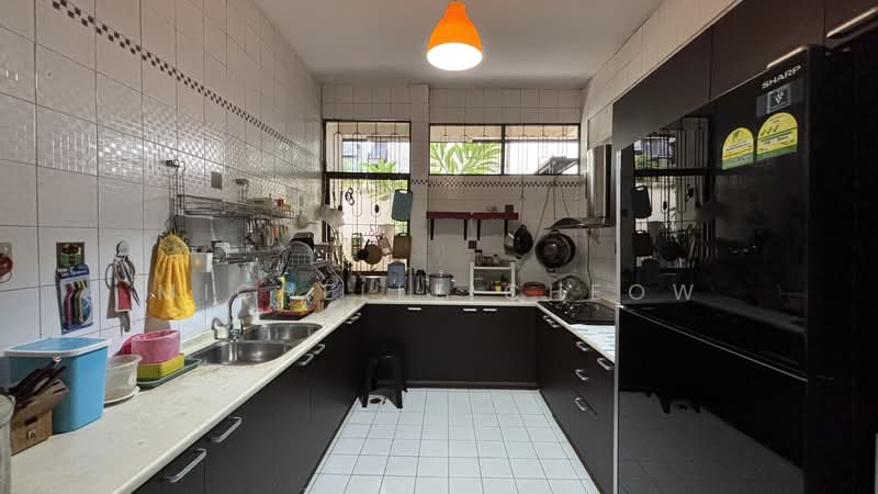 Your dream home with 3.5 storeys awaits you, Hougang / Punggol / Sengkang, 5 Bedrooms, 3,800 sqft, Semi-Detached House For Sale, by Michelle Cheow, 500232441 - Kitchen - PropertyGuru.com.sg