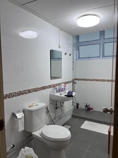 Sherwood Towers, 3 Jalan Anak Bukit, 3 Bedrooms, 1,517 sqft, Apartment For Sale, by Amos Toh, 500232442 - Bathroom - PropertyGuru.com.sg