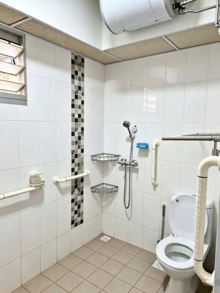 489C Choa Chu Kang Avenue 5, 489C Choa Chu Kang Avenue 5, Dairy Farm / Bukit Panjang / Choa Chu Kang, 3 Bedrooms, 1,216 sqft, HDB Flat For Sale, by Ruth Chong, 500232445 - Bathroom - PropertyGuru.com.sg