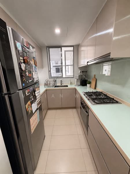 Prive, 33 Punggol Field, 3 Bedrooms, 1,055 sqft, Condominium For Sale, by Vivian Wang, 500232447 - Kitchen - PropertyGuru.com.sg