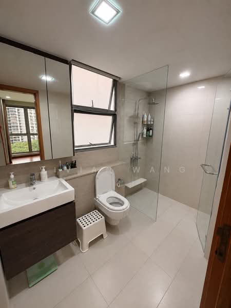 Prive, 33 Punggol Field, 3 Bedrooms, 1,055 sqft, Condominium For Sale, by Vivian Wang, 500232447 - Bathroom - PropertyGuru.com.sg