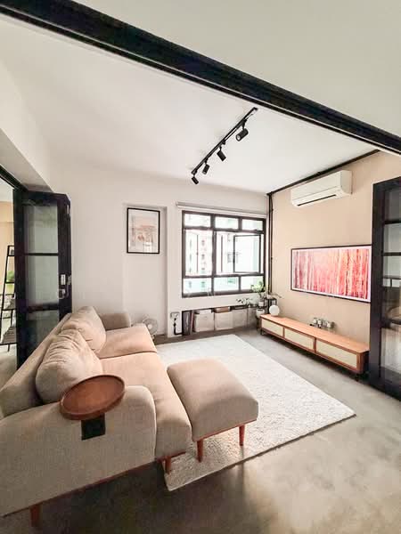 654 Senja Road, 654 Senja Road, 3 Bedrooms, 980 sqft, HDB Flat For Sale, by Clauson Seah, 500232456 - Living Room - PropertyGuru.com.sg