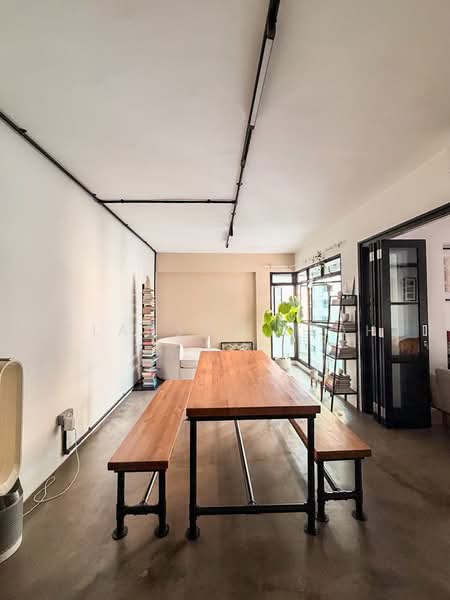 654 Senja Road, 654 Senja Road, 3 Bedrooms, 980 sqft, HDB Flat For Sale, by Clauson Seah, 500232456 - Living Room - PropertyGuru.com.sg