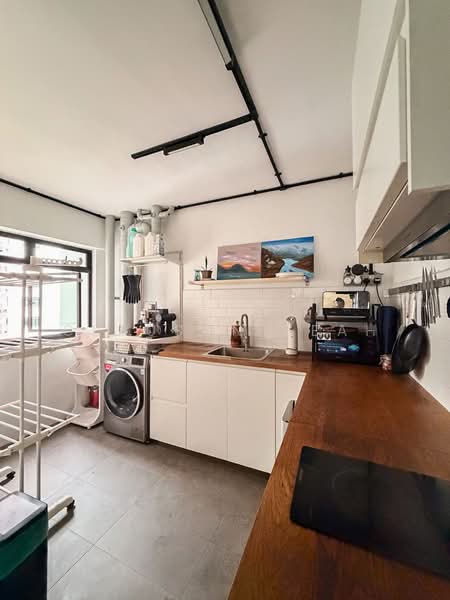 654 Senja Road, 654 Senja Road, 3 Bedrooms, 980 sqft, HDB Flat For Sale, by Clauson Seah, 500232456 - Kitchen - PropertyGuru.com.sg