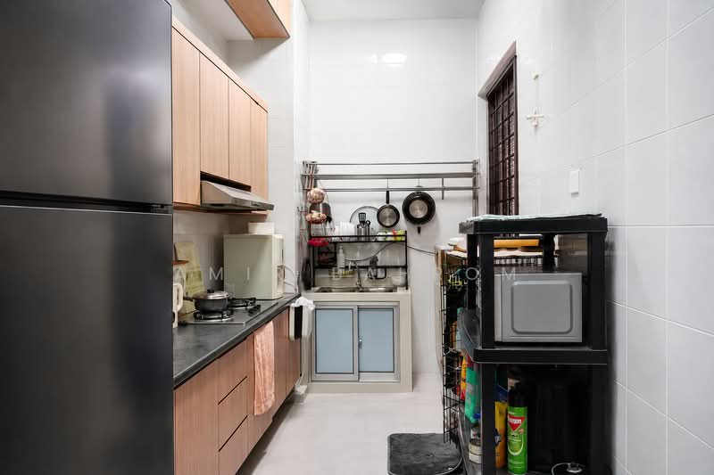 79A Toa Payoh Central, 79A Toa Payoh Central, 3 Bedrooms, 818 sqft, HDB Flat For Sale, by Amir Bahrom, 500232457 - Kitchen - PropertyGuru.com.sg