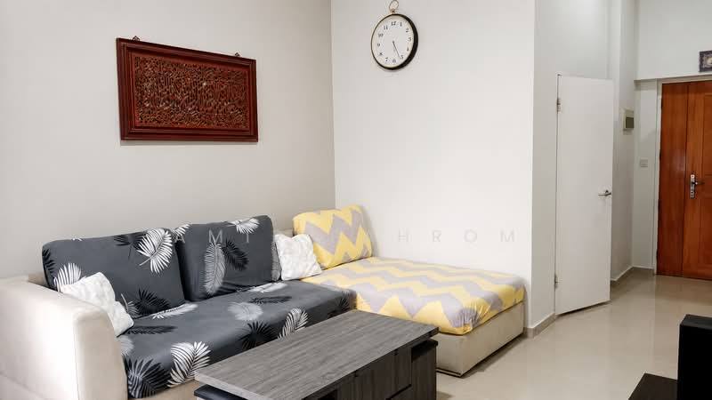 79A Toa Payoh Central, 79A Toa Payoh Central, 3 Bedrooms, 818 sqft, HDB Flat For Sale, by Amir Bahrom, 500232457 - Living Room - PropertyGuru.com.sg