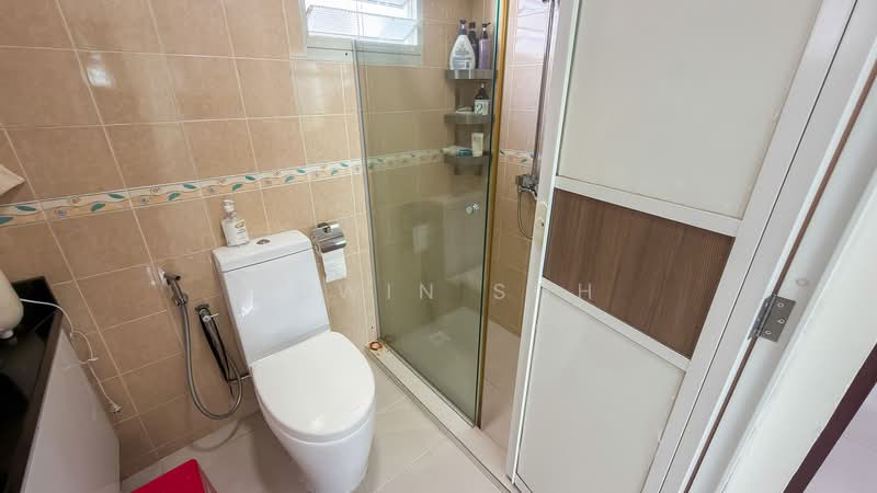 201D Punggol Field, 201D Punggol Field, 3 Bedrooms, 1,184 sqft, HDB Flat For Sale, by Edwin Soh, 500232468 - Bathroom - PropertyGuru.com.sg