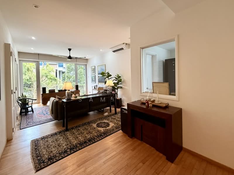 The Levelz, 38 Farrer Road, 1 Bedroom, 807 sqft, Condominium For Sale, by Sam Chu, 500232470 - Dining Area With Extendable Table - PropertyGuru.com.sg