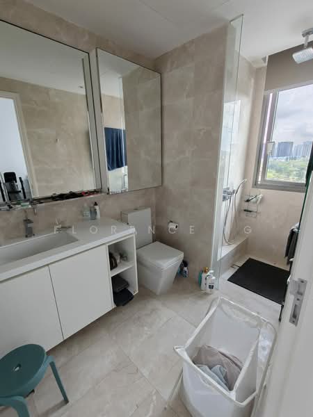 Kingsford Hillview Peak, 101 Hillview Rise, 1 Bedroom, 549 sqft, Condominium For Rent, by Florence Ng, 500232473 - Bathroom - PropertyGuru.com.sg