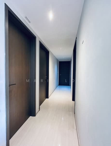 Bellewaters, 11 Anchorvale Crescent, 4 Bedrooms, 1,270 sqft, Condominium For Sale, by Maria Loh, 500232479 - Corridor - PropertyGuru.com.sg