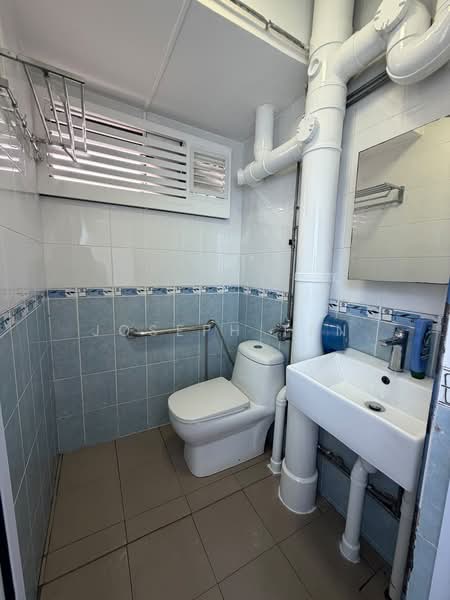 24 Marsiling Drive, 24 Marsiling Drive, 2 Bedrooms, 721 sqft, HDB Flat For Rent, by Joseph Tan, 500232485 - Bathroom - PropertyGuru.com.sg