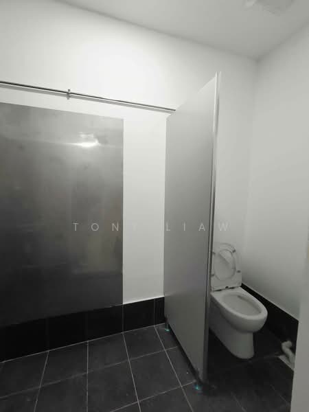 Loyang Way, , 15,155 sqft, Factory / Workshop (B2) For Sale, by Tony Liaw, 500232496 - Bathroom - CommercialGuru.com.sg