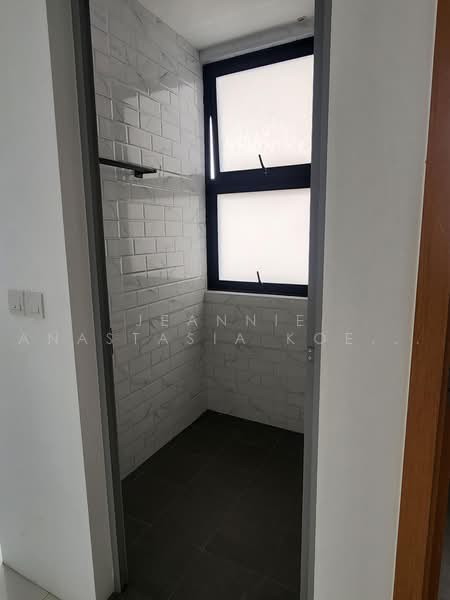 Cheap! Whole Unit Suitable for Co Living at Bukit Timah, Tan Kah Ghee MRT, Bukit Timah, 6th Ave, Tan Kah Kee, 4 Bedrooms, 1,200 sqft, Shophouse For Rent, by Jeannie Anastasia Koe 高晶晶, 500232503 - Interior - PropertyGuru.com.sg