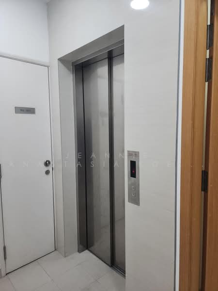 Cheap! Whole Unit Suitable for Co Living at Bukit Timah, Tan Kah Ghee MRT, Bukit Timah, 6th Ave, Tan Kah Kee, 4 Bedrooms, 1,200 sqft, Shophouse For Rent, by Jeannie Anastasia Koe 高晶晶, 500232503 - Interior - PropertyGuru.com.sg