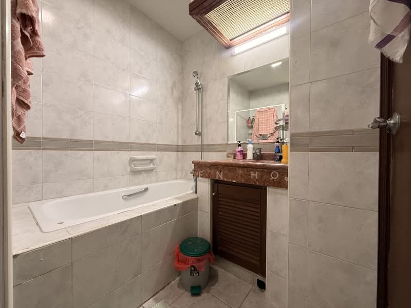 Northvale, 71 Choa Chu Kang Loop, 3 Bedrooms, 1,658 sqft, Condominium For Rent, by Carven HO, 500232526 - Bathroom - PropertyGuru.com.sg
