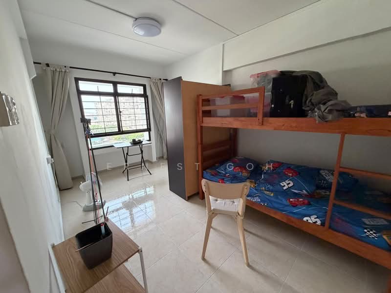 664 Jurong West Street 64, 664 Jurong West Street 64, 3 Bedrooms, 969 sqft, HDB Flat For Rent, by Ernest Goh, 500232535 - Bedroom - PropertyGuru.com.sg