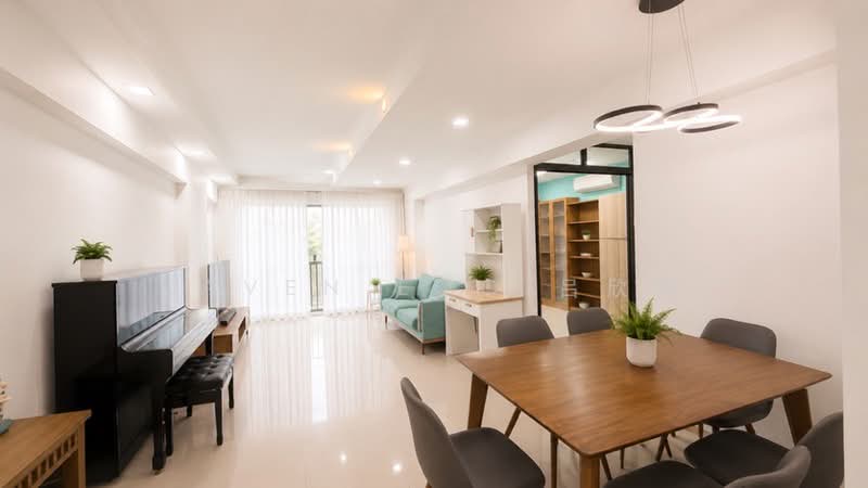 56 Strathmore Avenue, 56 Strathmore Avenue, 4 Bedrooms, 1,184 sqft, HDB Flat For Sale, by Laven Loo 吕欣颐, 500232540 - PropertyGuru.com.sg