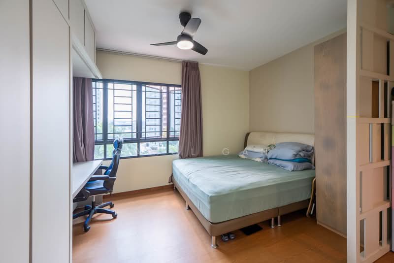 Woodsvale, 9 Woodlands Drive 72, 3 Bedrooms, 1,238 sqft, Condominium For Sale, by Carol Gan, 500232553 - Bedroom - PropertyGuru.com.sg