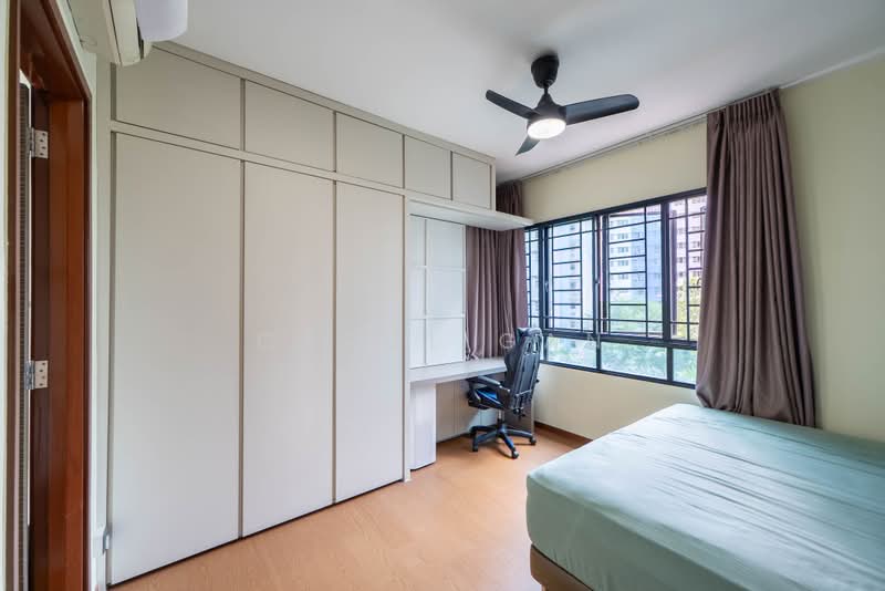 Woodsvale, 9 Woodlands Drive 72, 3 Bedrooms, 1,238 sqft, Condominium For Sale, by Carol Gan, 500232553 - Bedroom - PropertyGuru.com.sg