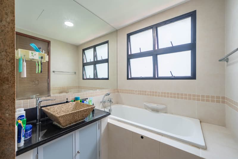 Woodsvale, 9 Woodlands Drive 72, 3 Bedrooms, 1,238 sqft, Condominium For Sale, by Carol Gan, 500232553 - Bathroom - PropertyGuru.com.sg