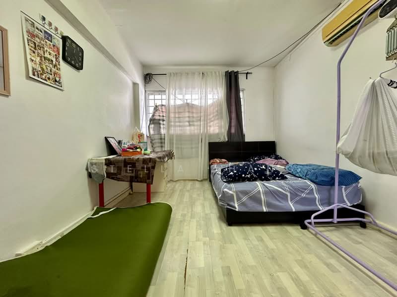 161 Tampines Street 12, 161 Tampines Street 12, 3 Bedrooms, 1,130 sqft, HDB Flat For Rent, by Stella Zhang, 500232556 - Bedroom 3 - PropertyGuru.com.sg