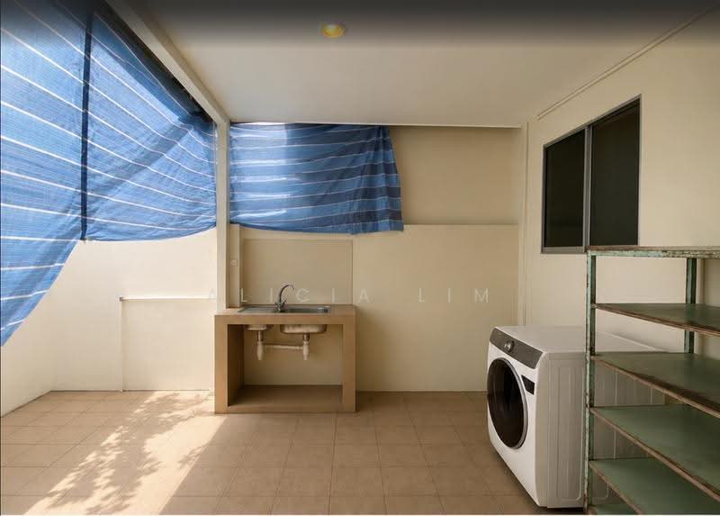 Corner Terrace Freehold along Marshall Road District 15, Marshall Road, East Coast / Marine Parade, 6 Bedrooms, 3,811 sqft, Corner Terrace For Sale, by Alicia Lim, 500232560 - Exterior utility area - PropertyGuru.com.sg