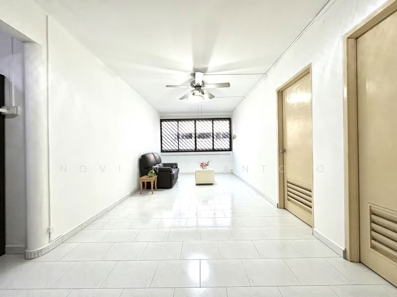 165 Simei Road, 165 Simei Road, 3 Bedrooms, 1,119 sqft, HDB Flat For Sale, by Noviana Santoso, 500232565 - Living Room - PropertyGuru.com.sg