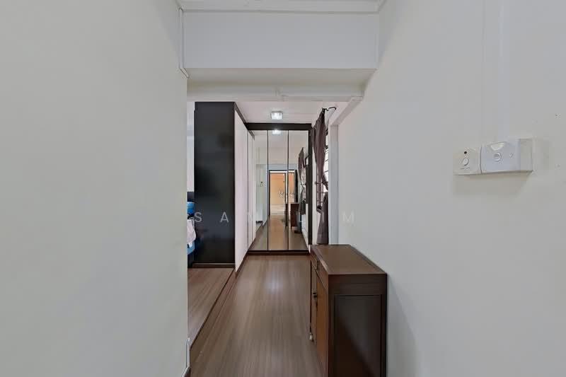 183 Yung Sheng Road, 183 Yung Sheng Road, 3 Bedrooms, 1,249 sqft, HDB Flat For Sale, by Sam Lim, 500232571 - Walk In Closet - PropertyGuru.com.sg
